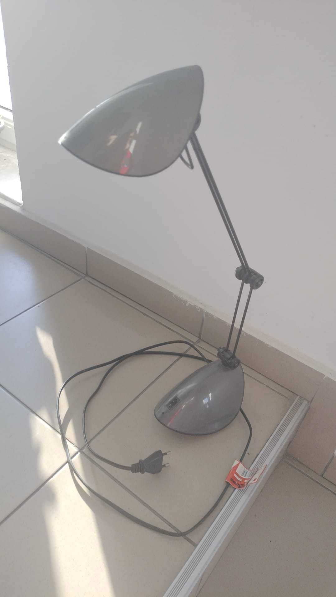 Lampa de birou articulata