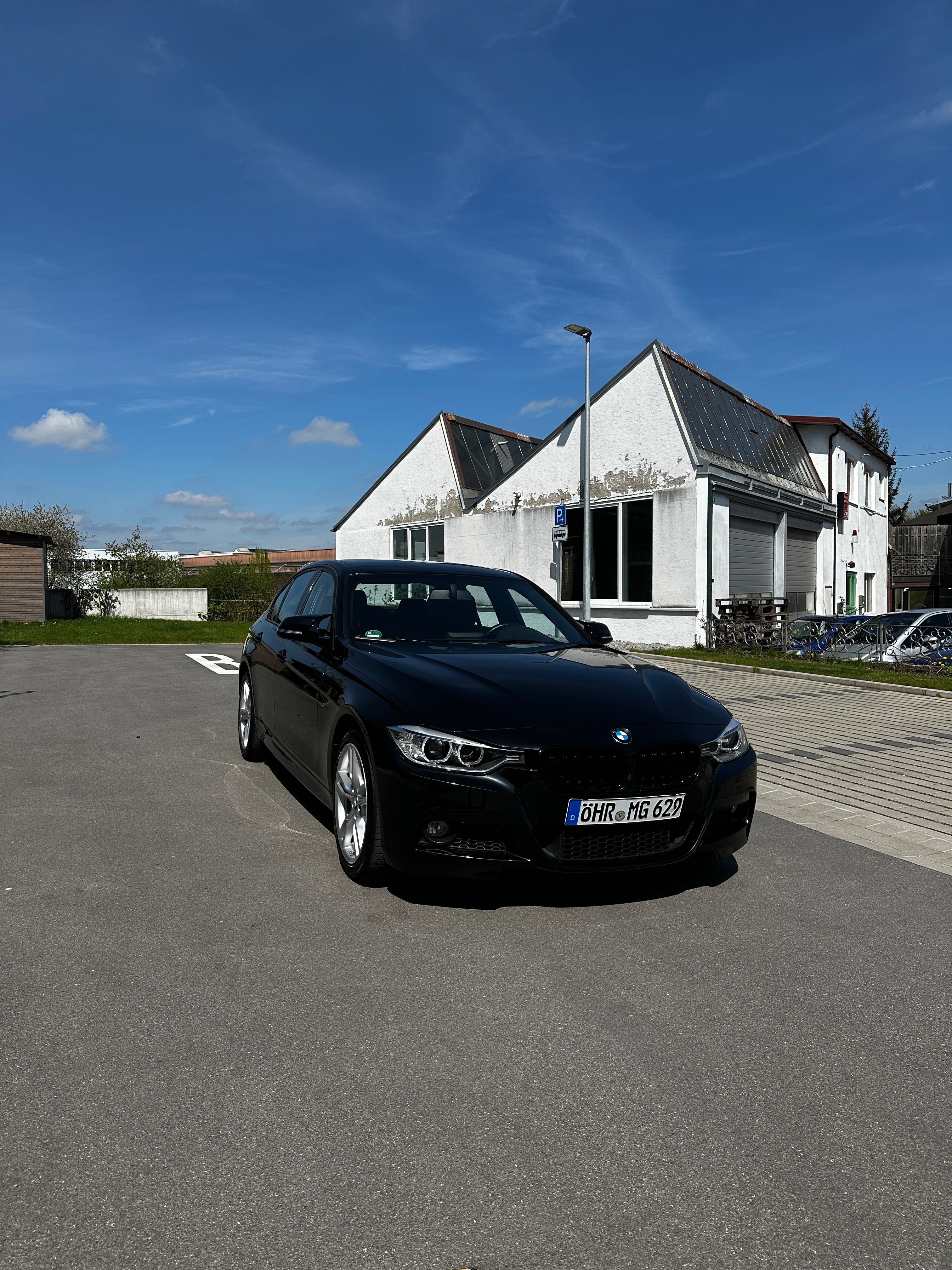 BMW F30 320i Limo M-Paket 2.HD TÜV NEW