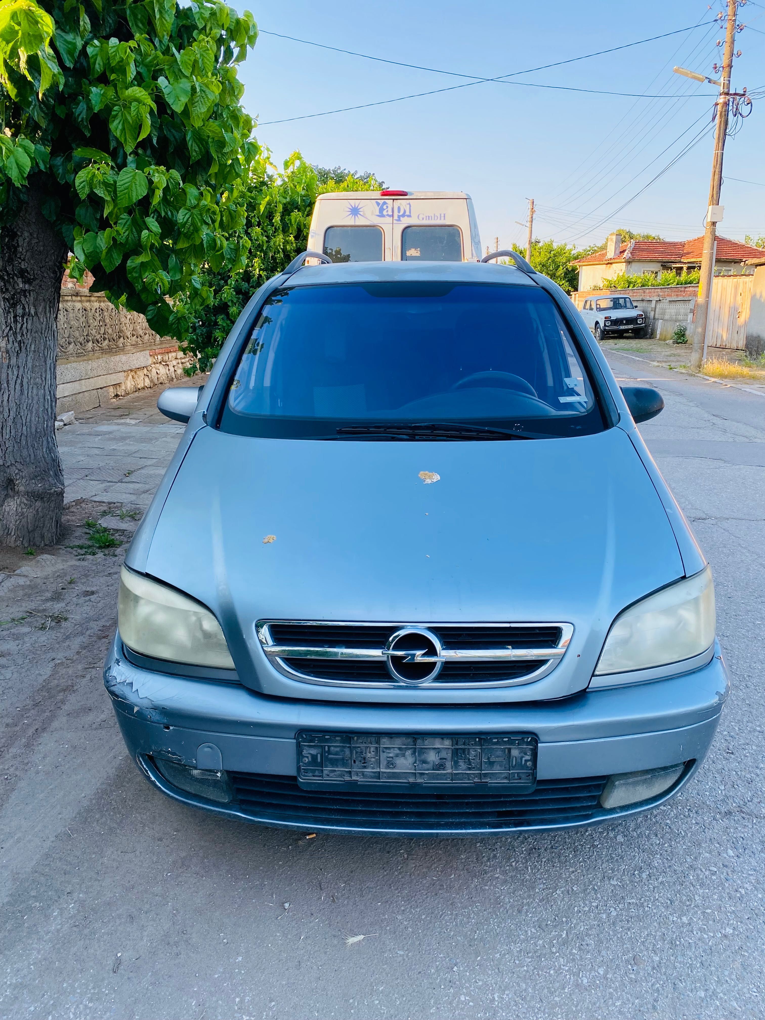 Opel zafira 1.6 Бензин перфектен мотор и скорости може да се пробват