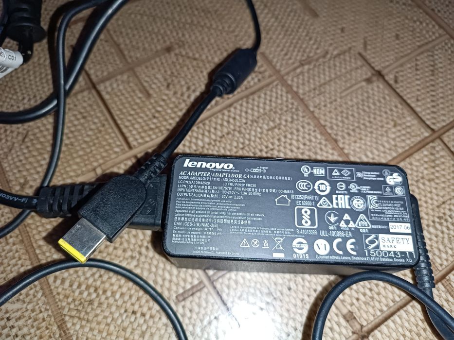 Адаптер питания Lenovo