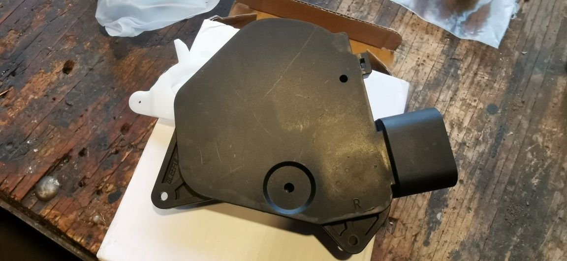 Actuator Управляващ клапан централно заключване Тойота Corola, RAV4