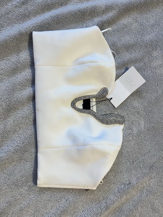 Бял топ с елемент zara