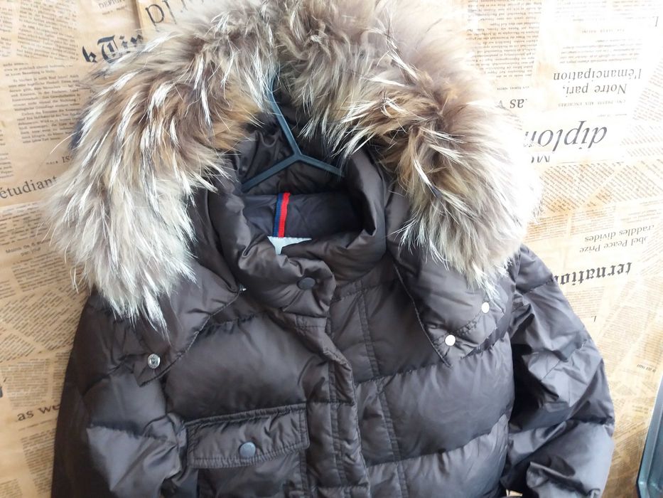 за 10 год.зимно пухено детско яке,шуба,гъши пух Moncler