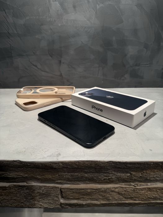 КАТО ЧИСТО НОВ Iphone 13  128 GB + подаръци
