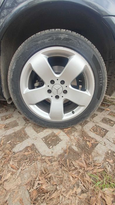 Оригинални джанти за мерцеде 17 ки  с гумите.