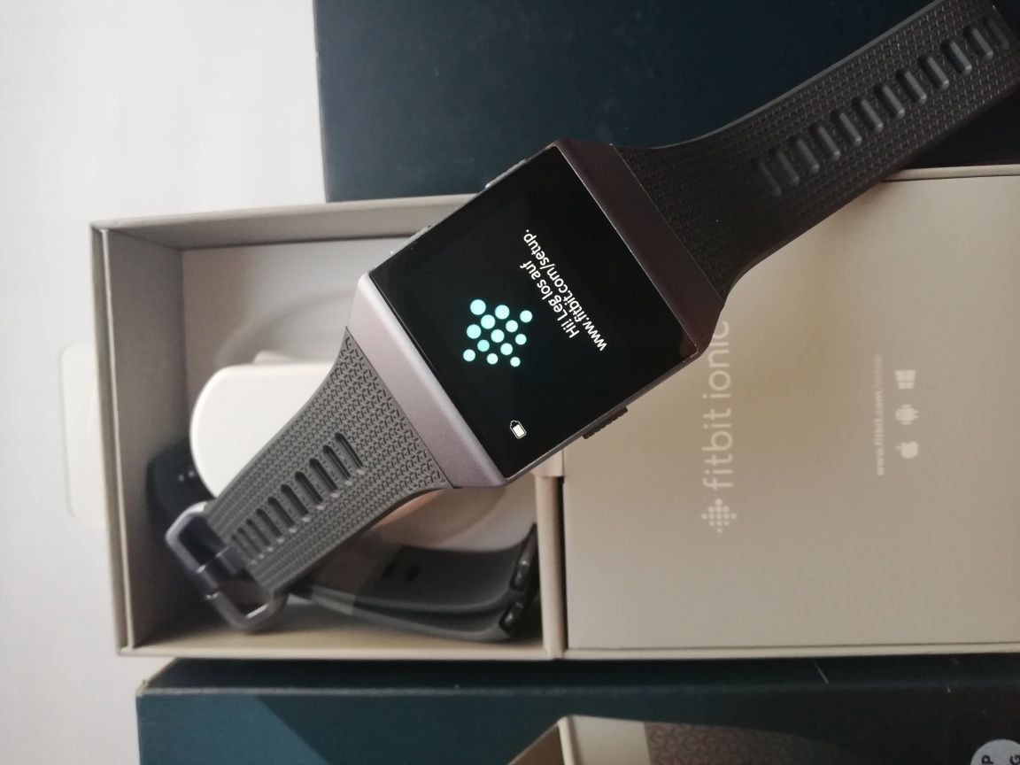 Ceas Fitbit Ionic nou