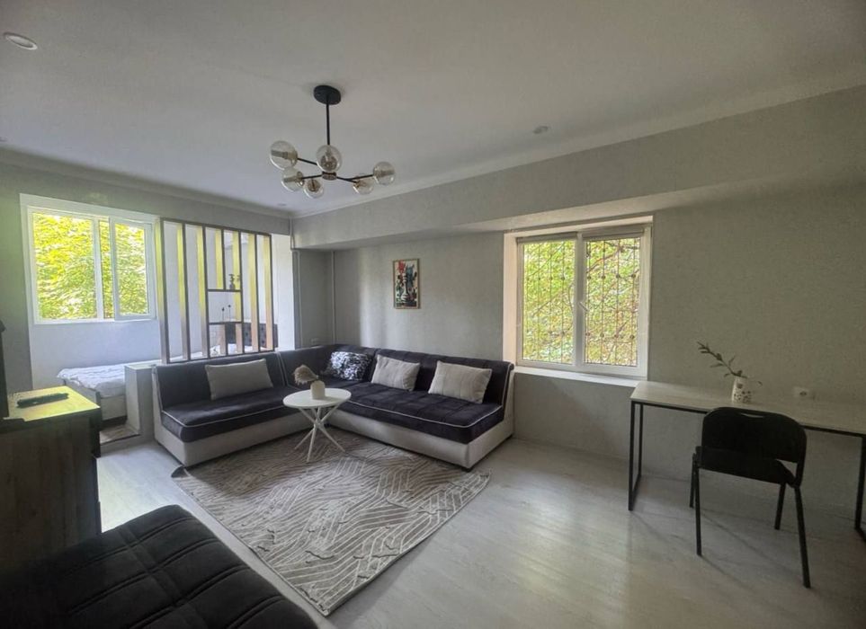 Квартира на Ц4 -кафе Плов 1*2/2/4 общ пл  42м с обстановкой