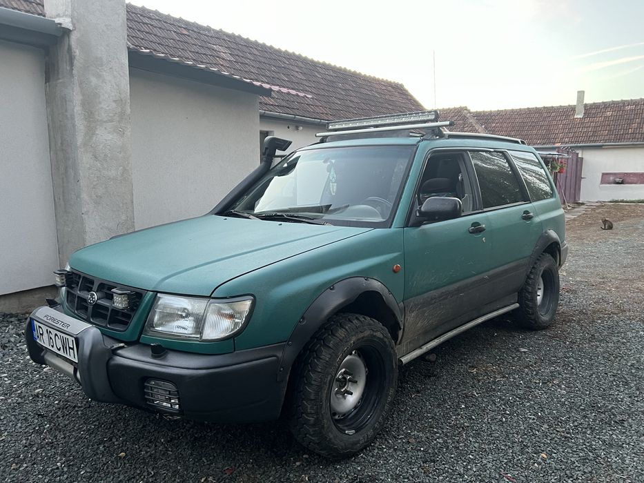 Subaru Forester SF5