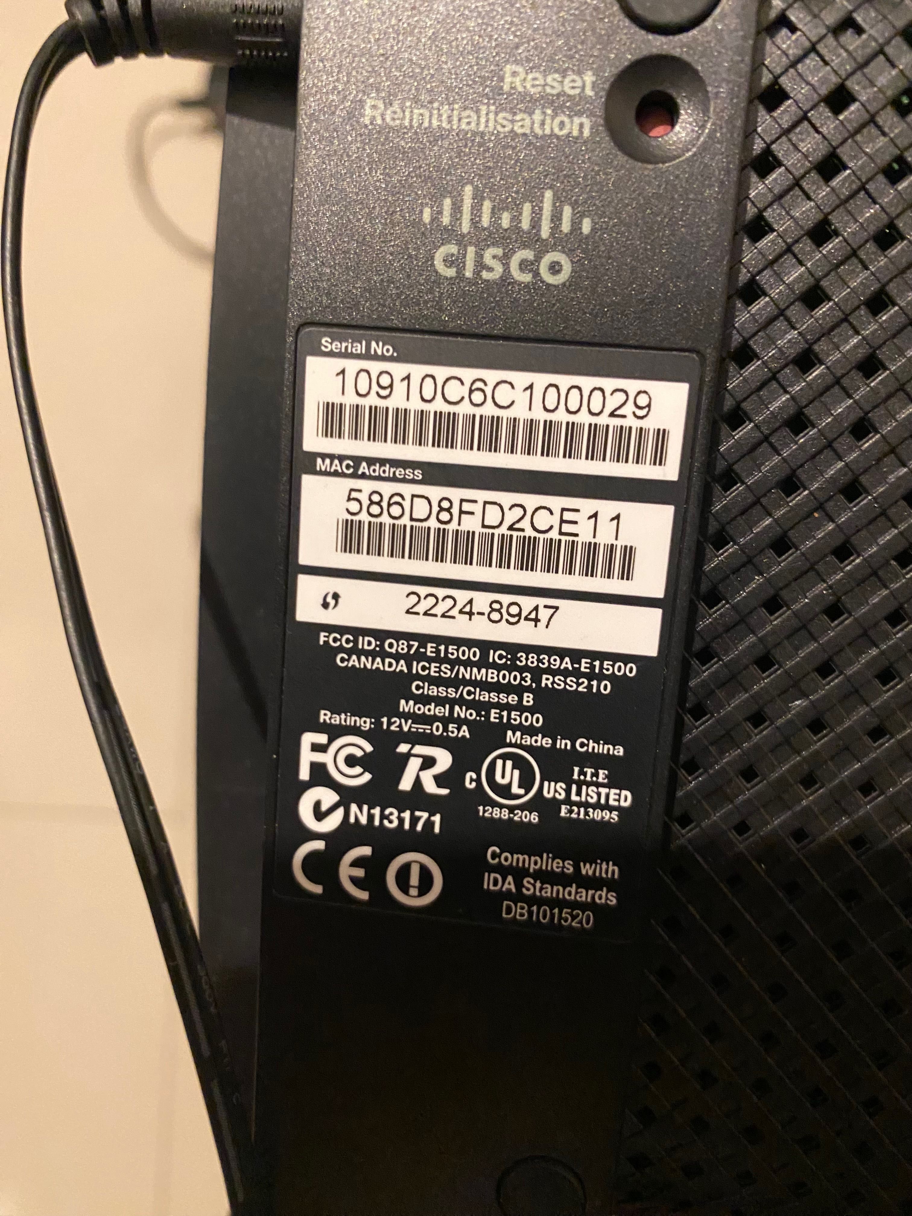 Vând router Cisco Linksys E1500.