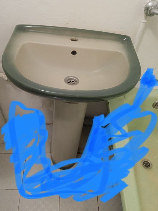Продам раковину за 5000 в хорошем состоянии без дефектов.