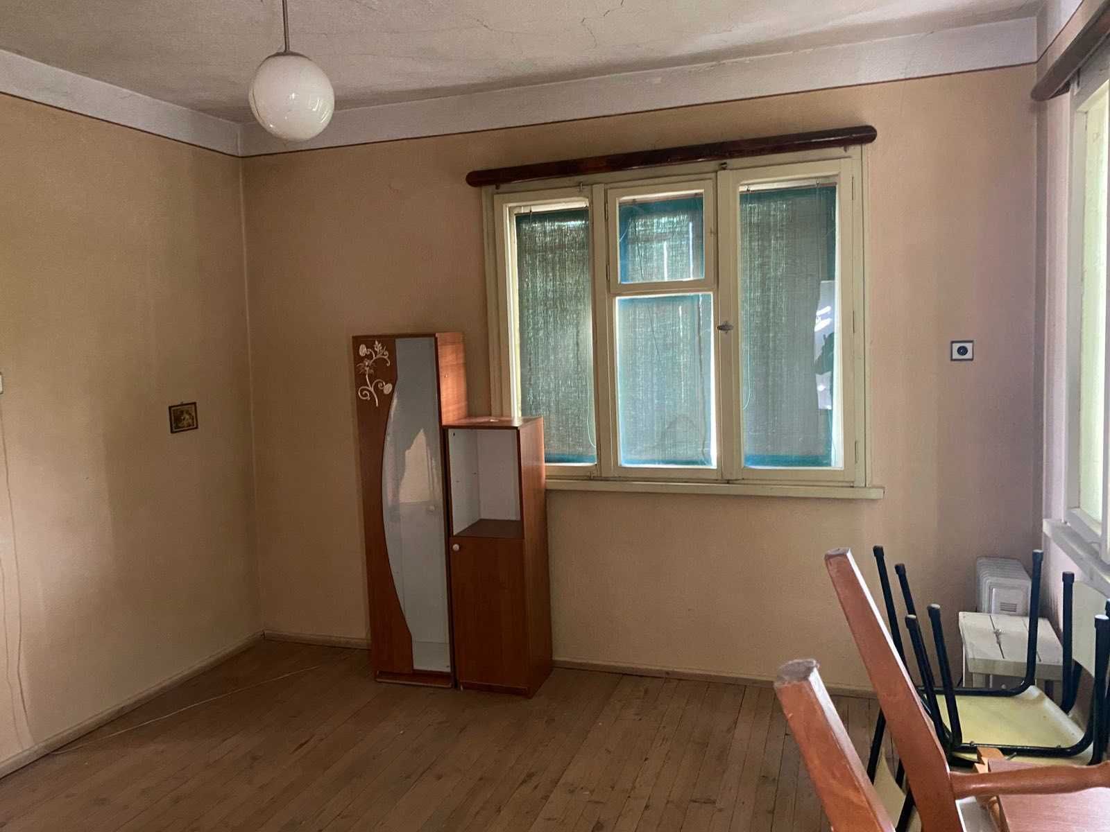 КЪЩА с РЗП 140 кв.м., двор 400 кв.м., град Калофер