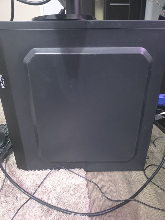 Sistem desktop PC+monitor+boxe