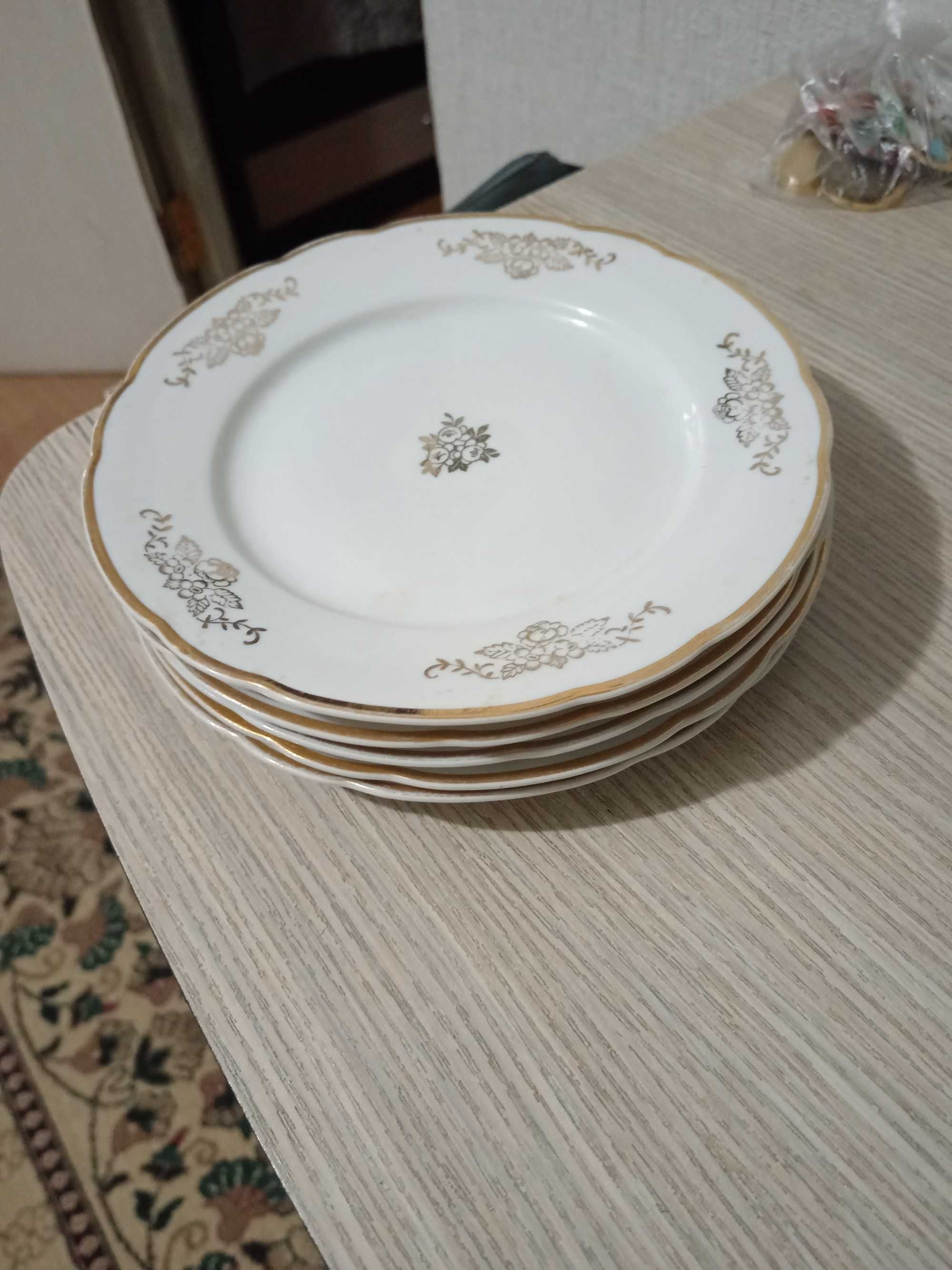 продам тарелки глубокие, ссср, чешские, закрутка и снятие крышек