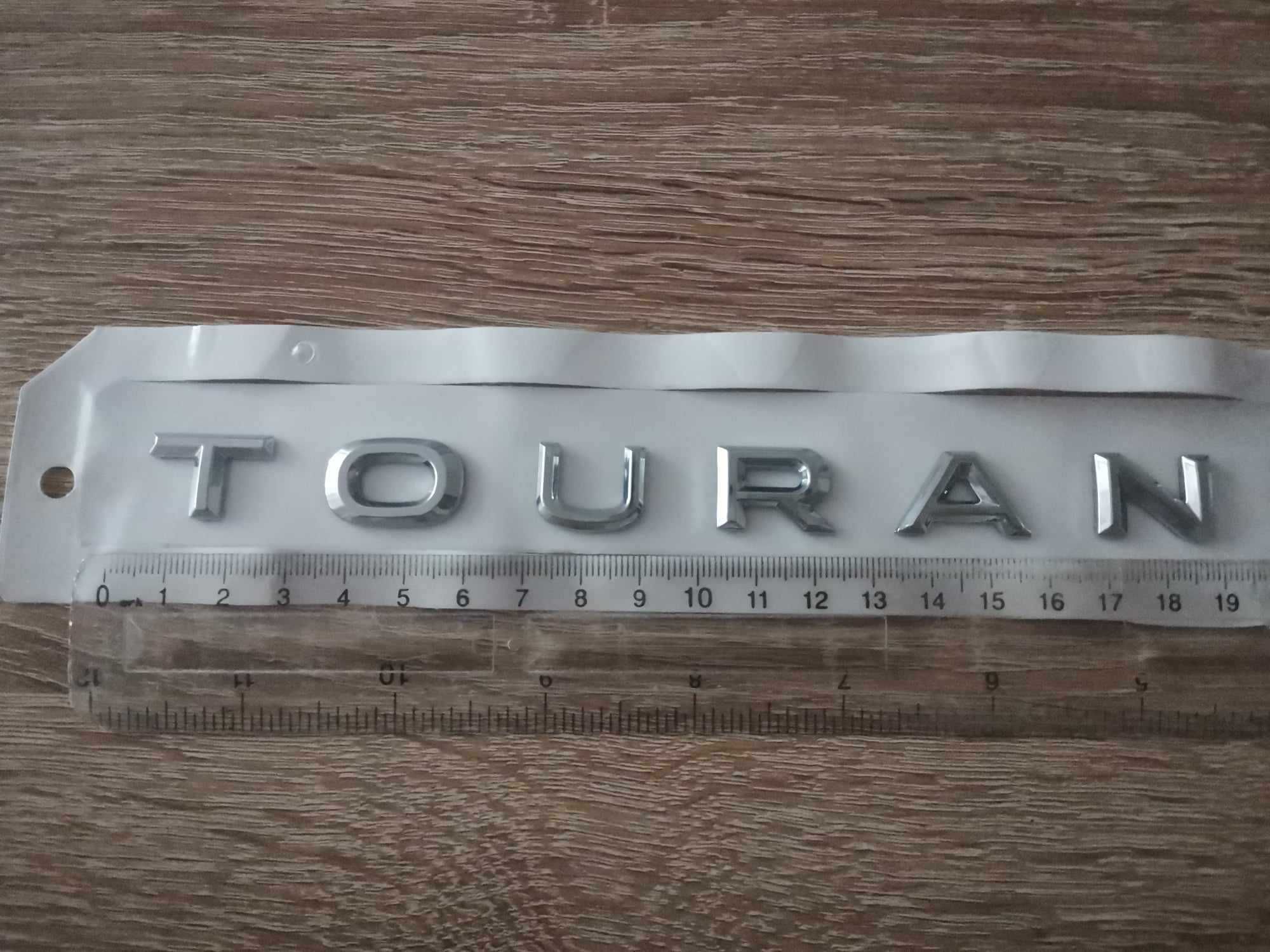 надпис Volkswagen Touran Фолксваген Туран новия шрифт