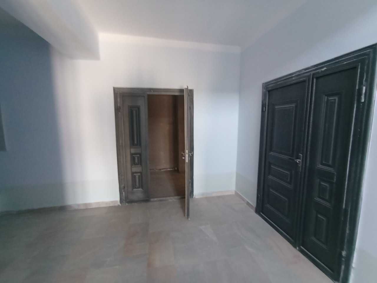 Urganch shahar obl gayi yonida 65 m.kv 2 xonali kvartira sotiladi.