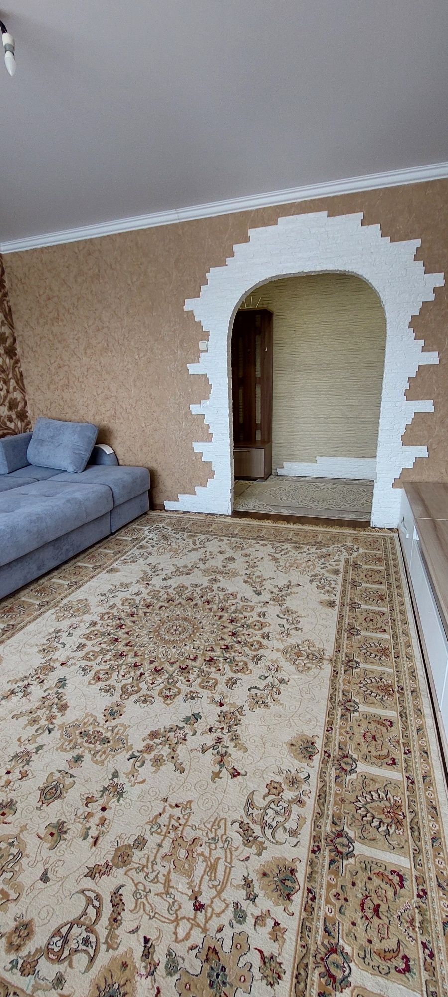 Продается 3 комнатная квартира, 7 микрорайон, 30 дом, этаж 3