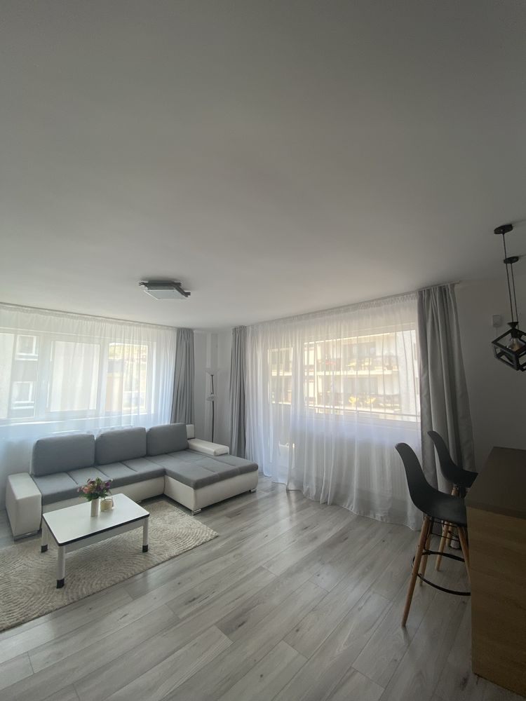 ÎNCHIRIEZ apartament cu o camera si parcare privata