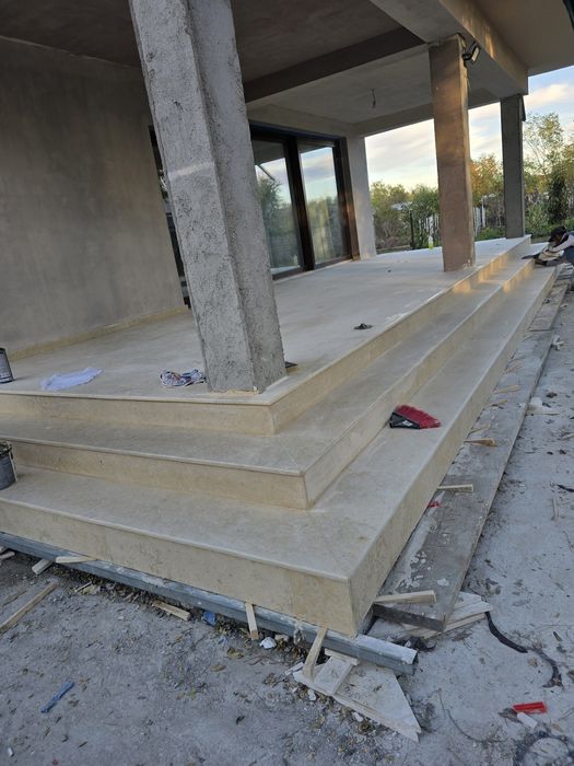 Scari,Glafuri, blaturi, pardoseli din marmură și granit