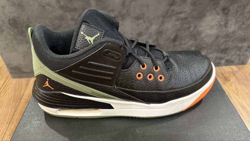 Jordan Max Aura 5