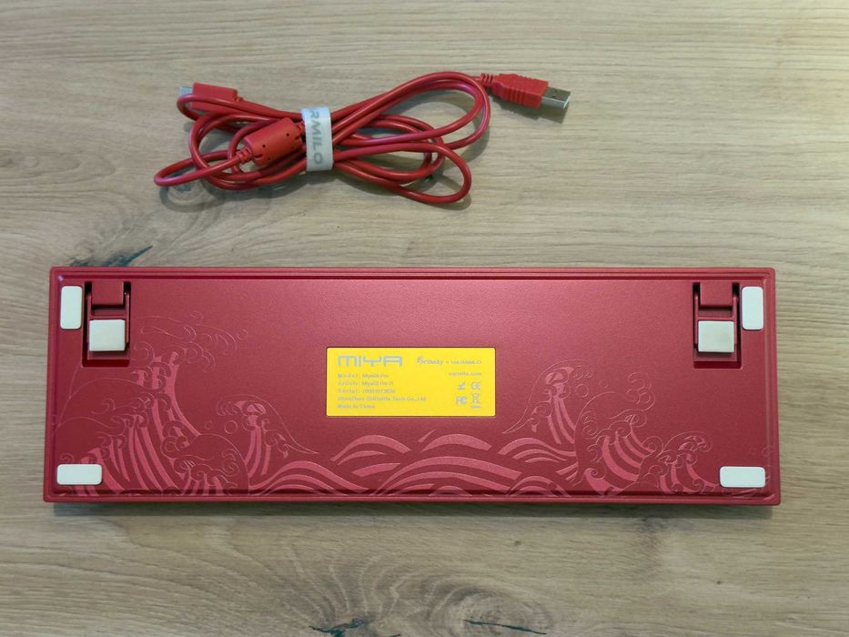 Клавиатура Ducky x Varmilo Miya Koi 65%, Cherry MX Silent Red