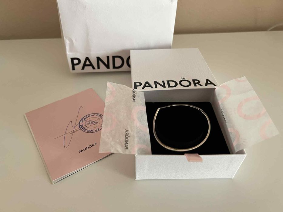 Твърда гривна Pandora