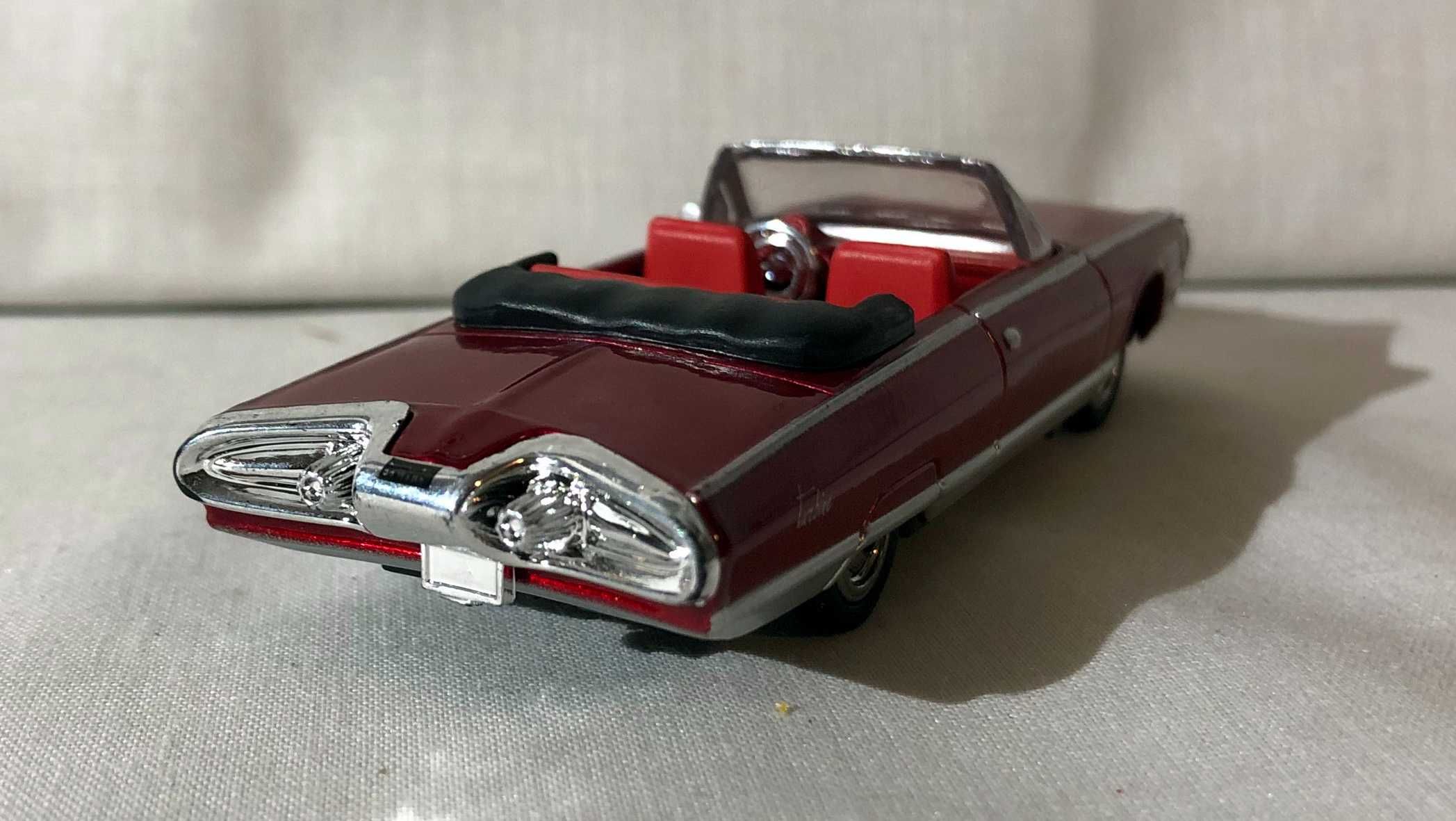 Macheta Chrysler Turbine Convertible 1964 sc 1 43 producator New Ray