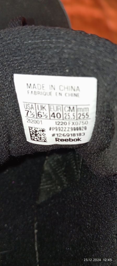 Reebok  40 номер