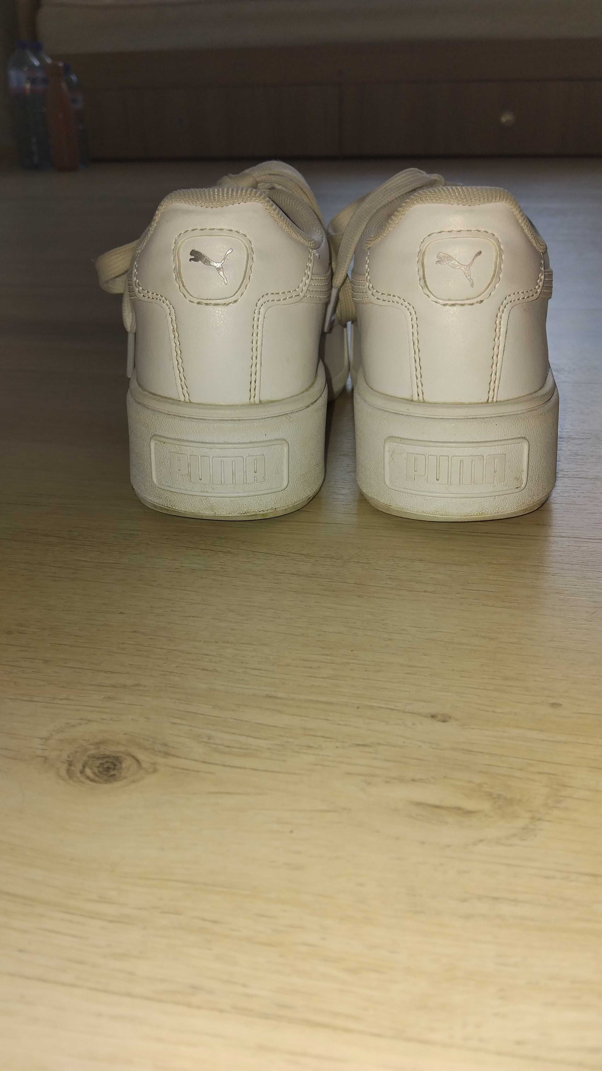 Бели дамски маратонки Puma