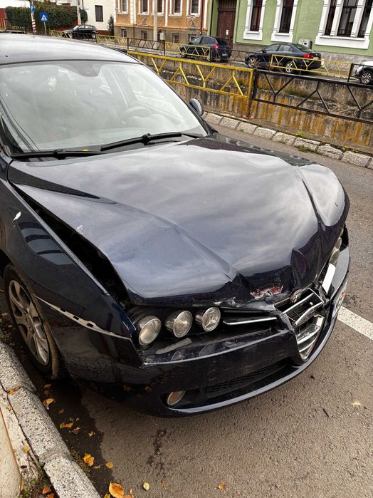 Alfa Romeo 159 1.9 JTDm 8v – Lovită față, motor bun – 211.565 km