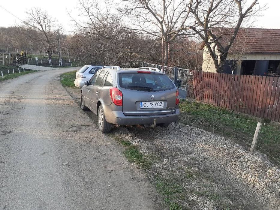 Vând pentru reparat sau dezmembrat