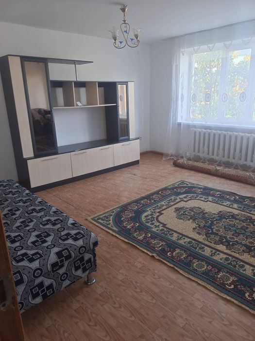 Продам 2 ком кв в центре Зеренды