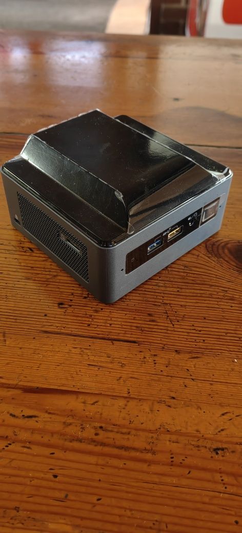 Intel nuc  BOXNUC8i5BELS1BELS1