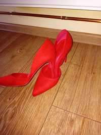 Pantofi roșii stiletto