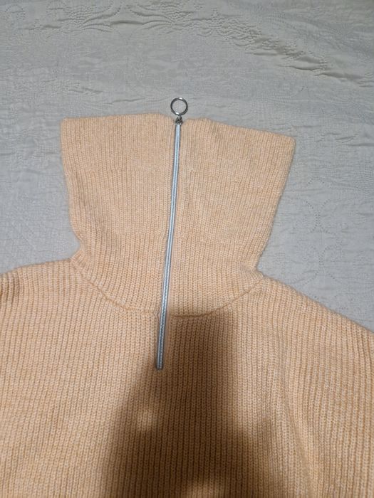 Pulover cu guler si fermoar