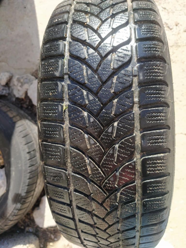 Гуми зимни 185/60R15