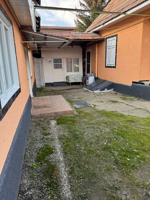 Vând casa comuna Oituz, județul Bacău