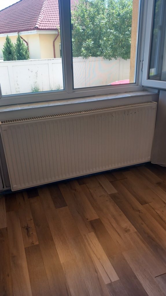 Vând calorifer 140/60