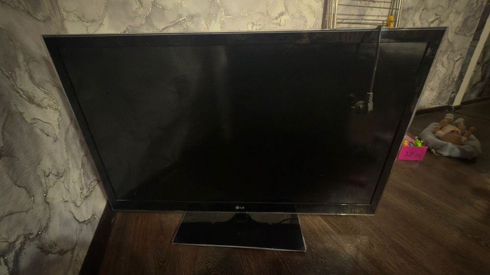 Телевизор LG диагональ 107 см