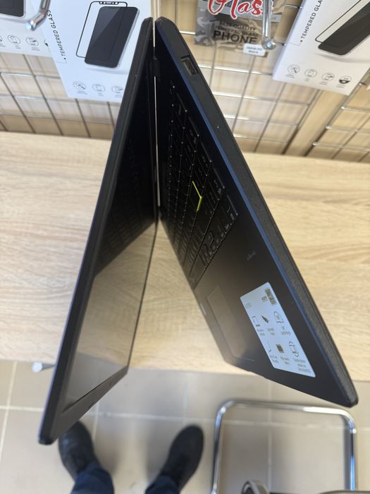 Лаптоп Asus E510m - 15,6”, отличен