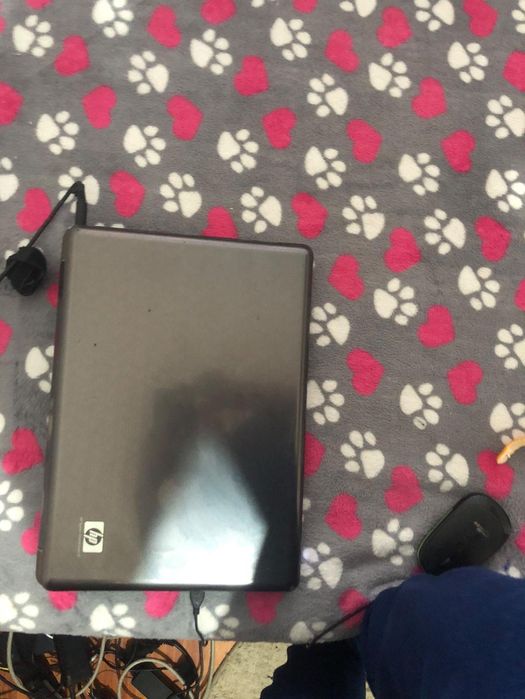 Vând laptop HP în stare bună