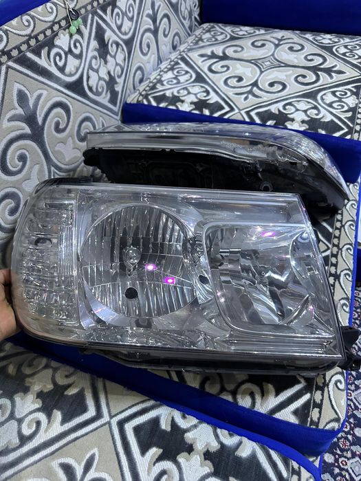 Продам рестайлинговую фары на Landcruiser 100