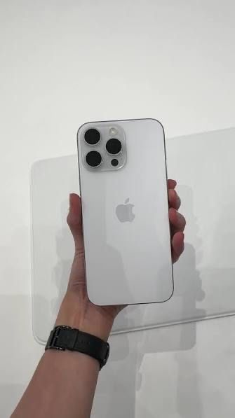 Ideal Iphone 16 pro max Oq 512 Gb 2 sim kartali 91 % battareyka