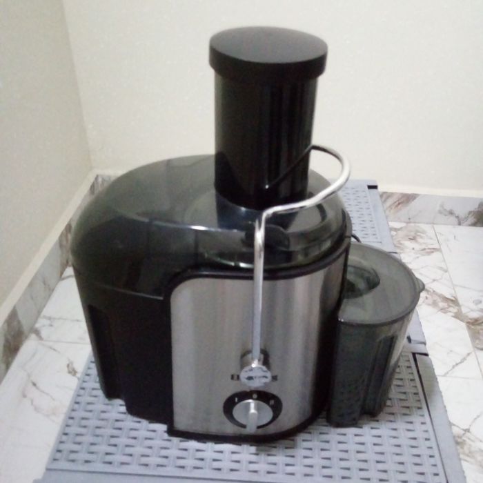 Соковыжималка Eleсberg.