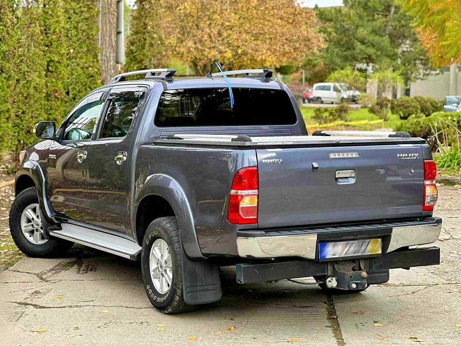 - Toyota Hilux INVINCIBLE 3.0Tdi 170cp Automata Full IMPORT ITALIA