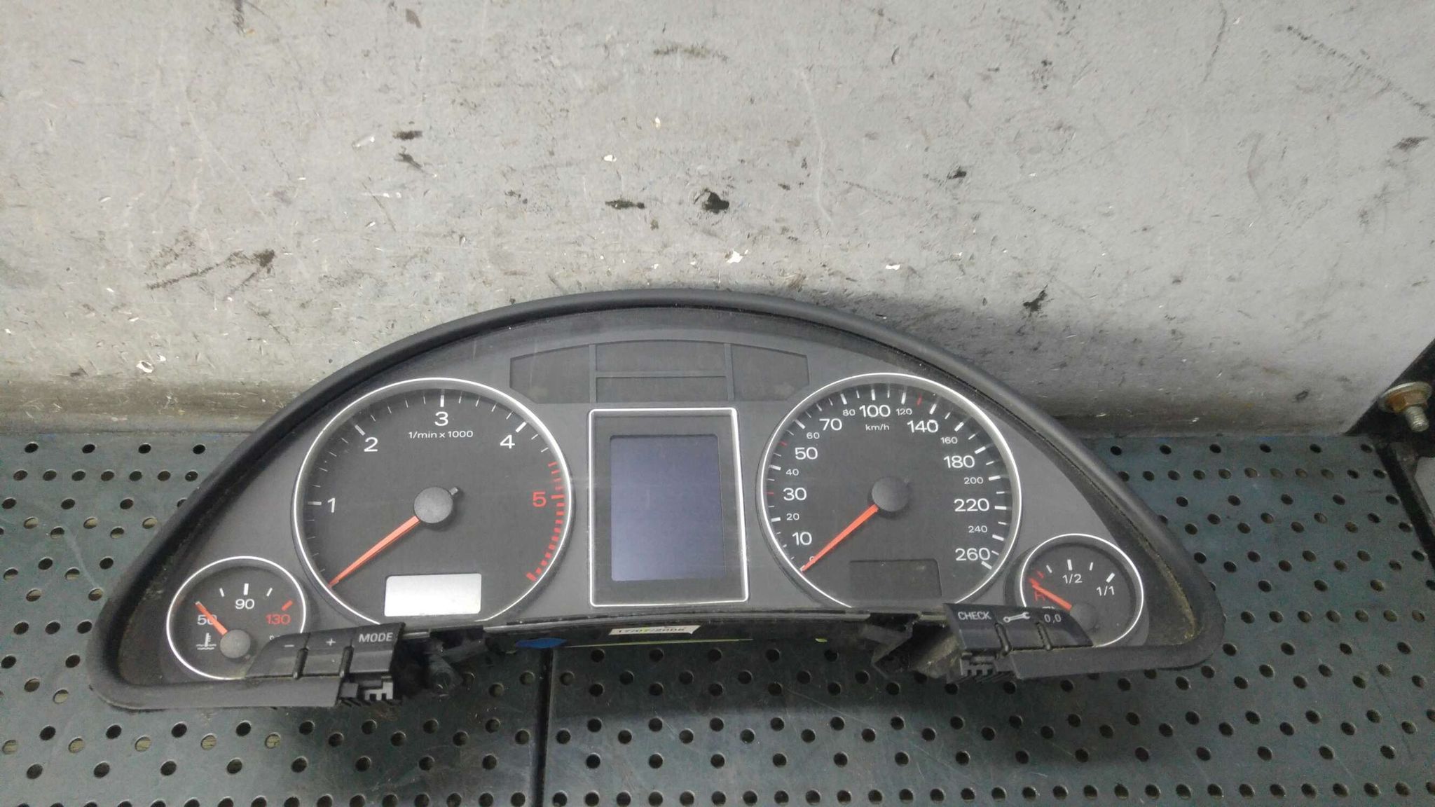 Ceasuri bord diesel audi a4 b7 8e 1036901830