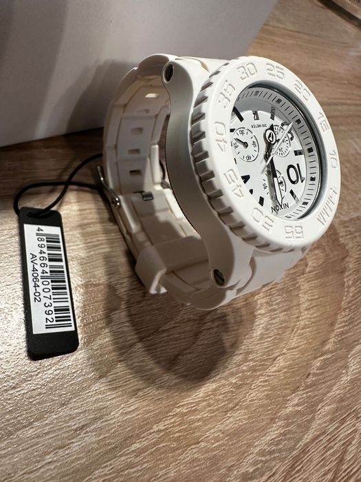 Часовник Nixon 42-20 rubber оригинален чисто нов !
