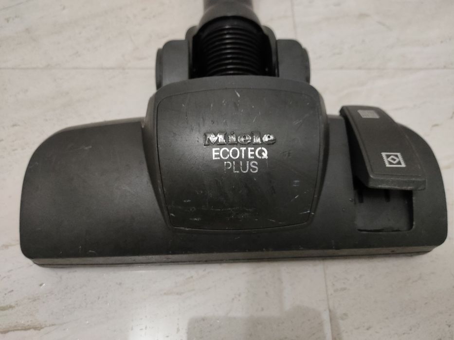 Продавам четка за прахосмукачка Миеле/Miele.