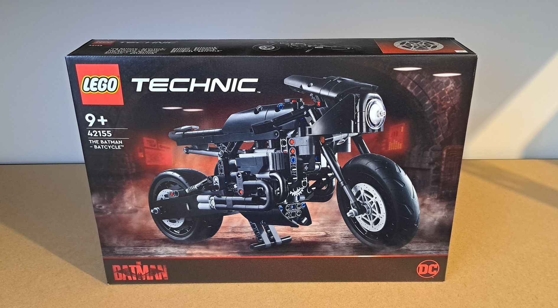 LEGO Technic 42155  Batman  Batcycle
