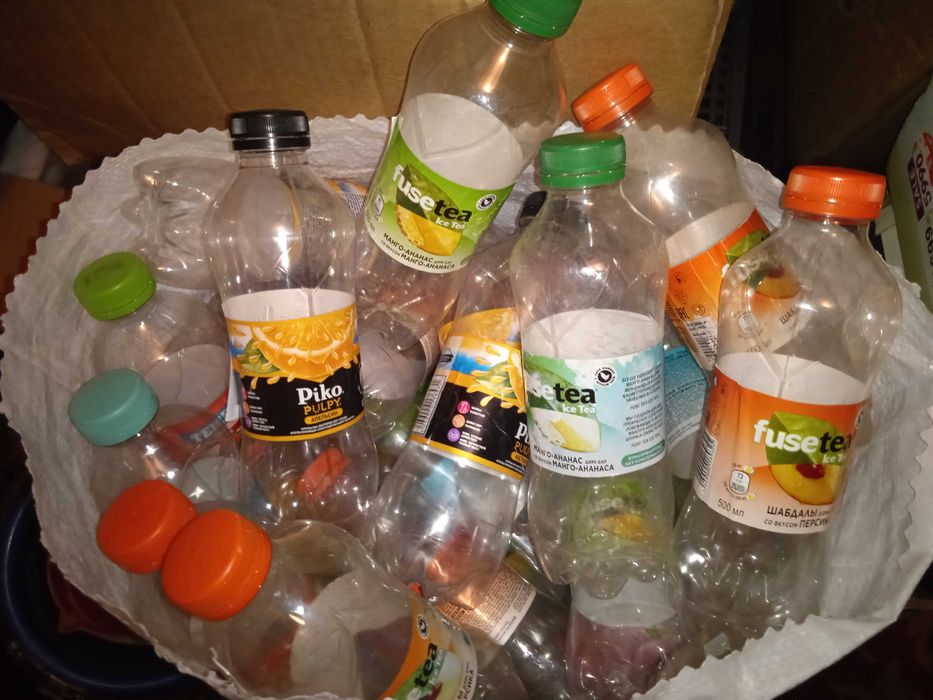 ПРОДАМ ПЛАСТИКОВЫЕ БУТЫЛКИ от напитков с широкой крышкой ! 0,5 и 1 л.