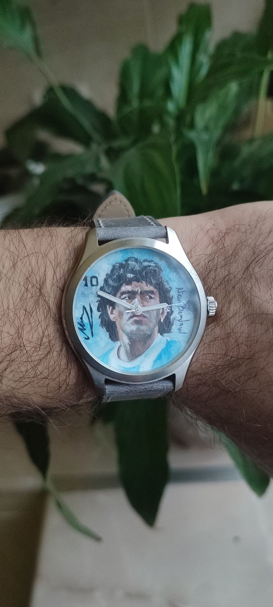 Ceas personalizat pictat cu Maradona . Orient Quartz